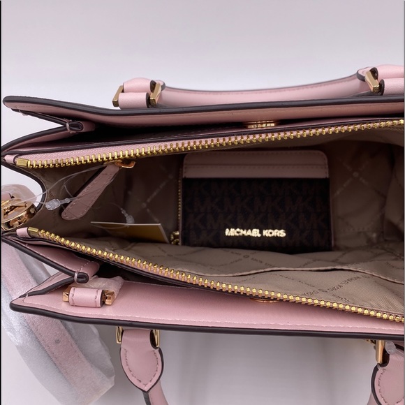 Michael Kors Hope Tote and Wallet Set - Picture 9 of 13